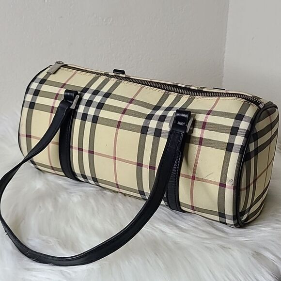 💯 Authentic Burberry  Handbag 🍀 - Picture 1 of 15